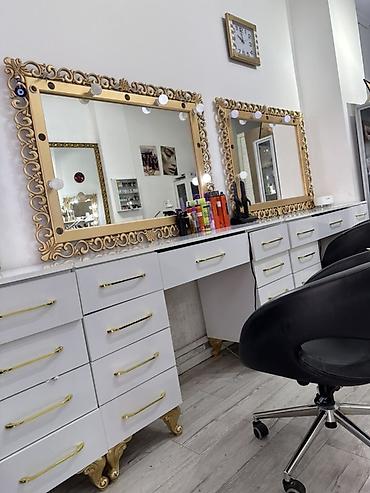 Salon, tibbi mebel: Gözəllik salonları üçün vizaj/saç iş masası dəsti - İki geniş makiyaj — 1