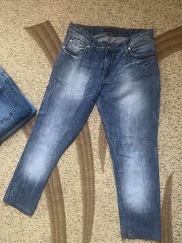 Şalvarlar: Hamısı birlikdə 20 mnt. Təmizdilər, cırığı söküyü yoxdu 4 şalvar, bir — 1