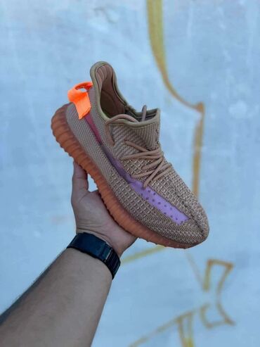 Patike: Patike – sportsko-lifestyle model sa knit gornjištem i istaknutim — 2