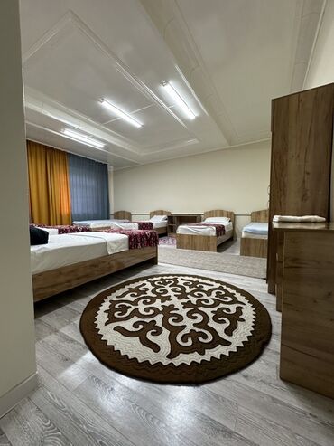 Посуточная аренда комнат: Уютный номер-студия с отдельным санузлом. Планировка и оснащение: - — 11