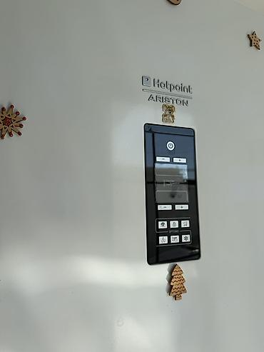 iphone 13 ekran: Hotpoint-Ariston iki qapılı soyuducu (alt kamerada dondurucu) - Rəng — 4