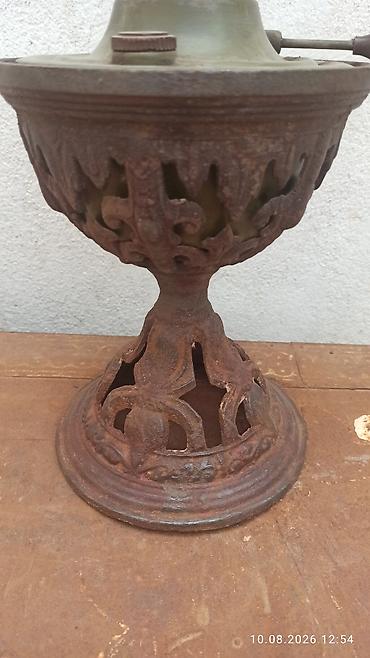elektrik skuter: Antik kerosin lampası – döküm ayaqlı, bəzəkli korpuslu 1930 il - — 3