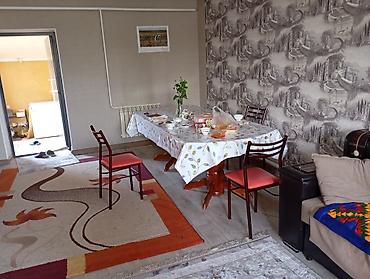 Продажа коттеджей и домов: Продаётся дом с участком и садом.Адрес город Бишкек Акордо - Один — 5