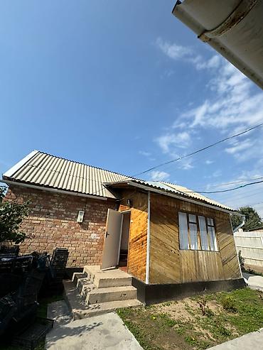 Продажа коттеджей и домов: 🏡✨ Продаётся уютный дом на берегу прекрасного Иссык-Куль ✨🏔️ 📍 Район — 5