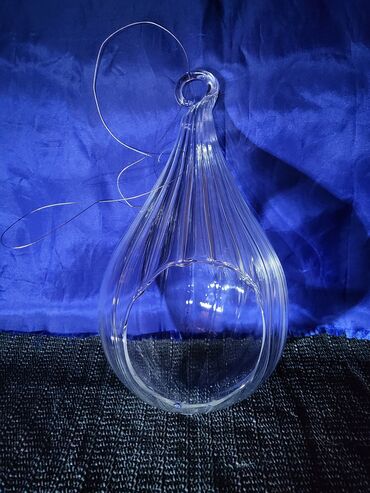 Ostali kućni dekor: Terarijum(saksija) za biljke viseca duvano staklo 90te. Perfektan — 7