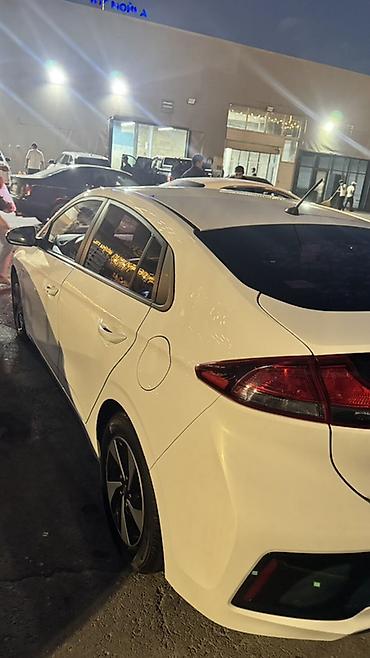camry universal: Hyundai Ioniq: 2017 г., 1.5 л, Автомат, Гибрид, Хэтчбэк — 3