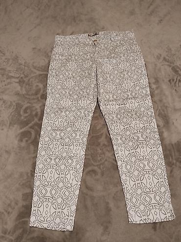 bele elegantne pantalone: Ženske pantalone sa printom - Model: uske/straight nogavice, klasičan — 1