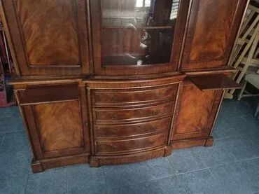 Stilske vitrine: Vitrina u odlicnom stanju. Izuzetno lepo ocuvana. Visina 220cm Sirina na lalafo.rs — 2 Stilske vitrine: Vitrina u odlicnom stanju. Izuzetno lepo ocuvana. Visina 220cm Sirina — 2