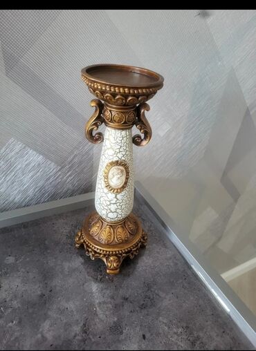 Свечи: Klassik üslubda bəzəkli şamaltı/kiçik piedestal - Material: polirezin