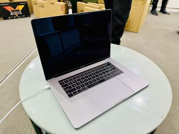 ноутбуки эпл: Ноутбук, Apple, 32 ГБ ОЭТ, Intel Core i7, 15.4 ", Колдонулган, Татаал эмес тапшырмалар үчүн, эс тутум SSD