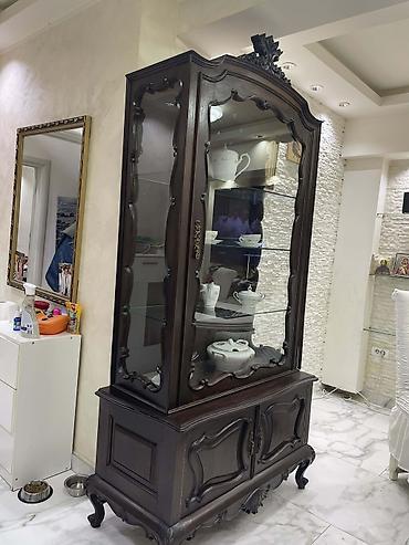 forma ideale vitrine sa staklom: Vitrina od punog drveta sa staklenim izloženim delom – — 4