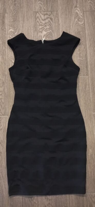 haljina italiji: M (EU 38), L (EU 40), color - Black, Evening, Other sleeves