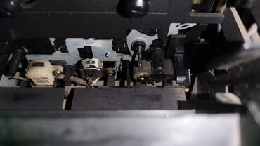 Динамики и колонки: Продам SHARP из 80г, без колонок нету, без пульта, стоял долго, сд — 18