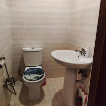 Uzunmüddətli kirayə mənzillər: Bayilda jurnalistərin binasinda 16 mertebeli binanın 9-u mərtəbəsində — 11