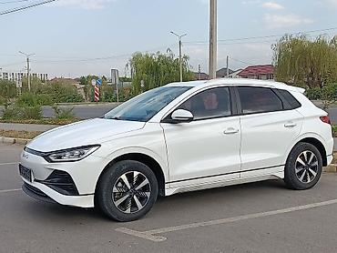 BYD: BYD E2: 2023 г., Гибрид, Кроссовер — 10