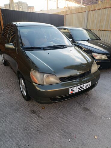 taiota yaris: Toyota Vitz / Platz / Yaris / Echo: 1.5 л, Механика, Бензин, Седан