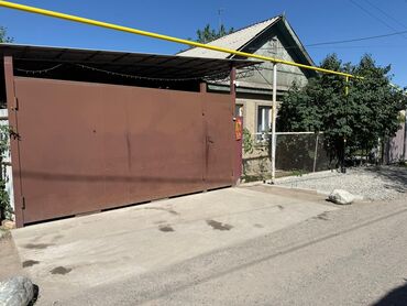 дома в нарыне: Дом, 62 м², 4 комнаты, Риэлтор, Старый ремонт