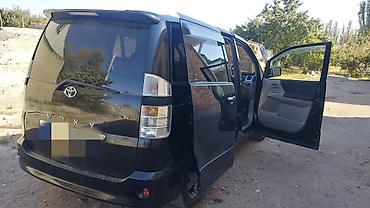 Toyota: Toyota Voxy: 2004 г., 2 л, Автомат, Бензин, Минивэн — 15