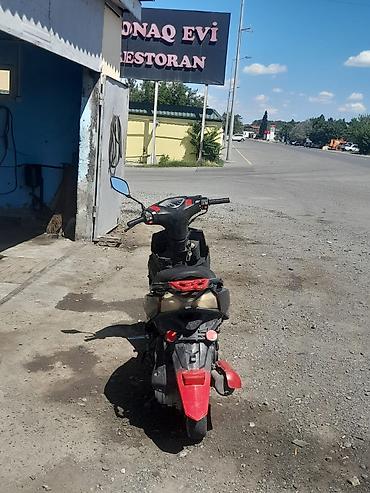 yamaha su motoru: Şəhərdaxili sürüş üçün kompakt skuter - Yanacaq növü: benzin - Gövdə — 2