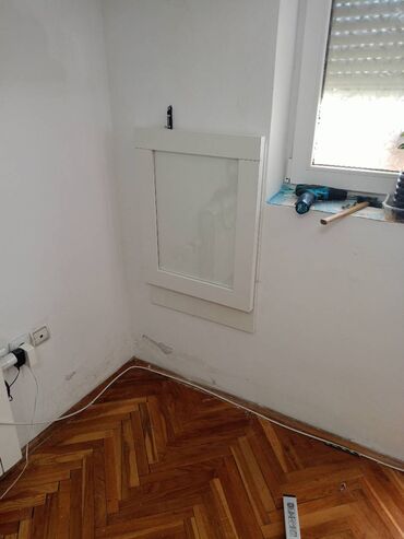 Stolovi: Zidni Sto Sklopivi Materijal: Univer debljine 18mm u kombinaciji — 9