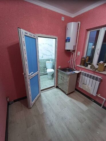 агенство кыргыз недвижимость: 18 м², 2 комнаты, Забор, огорожен