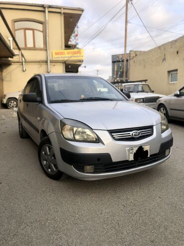 Kia: Kia Rio: 1.5 l | 2006 il Sedan