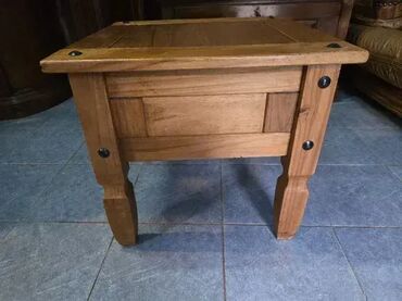 Stilski klub stolovi: Stocic u odlicnom stanju. Duzina 58 cm Sirina 58cm Visina 53 cm — 1