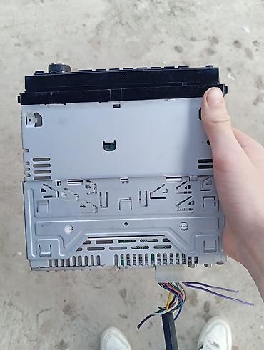 avtomobil ucun qaz avadanligi: Sony GT460D avtomobil maqnitofonu - Ön panel: USB (sağda), AUX giriş — 3