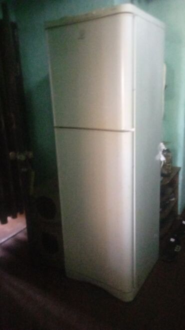 indesit холодильник: Муздаткыч Indesit, Колдонулган, Эки камералуу, No frost, 1800 * 62