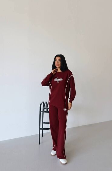 Gornji i donji deo: Komplet 
Vel S m l xl 
Cena 2750din — 1