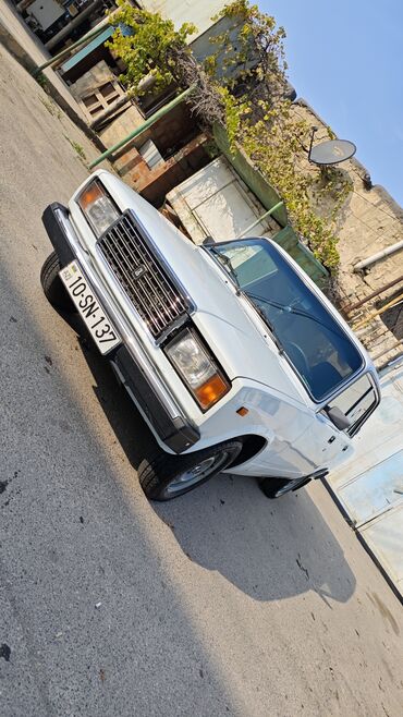 VAZ (LADA): Model: Lada 2107 Kuzov: sedan, ağ rəng Yanacaq: benzin Ötürmə — 11