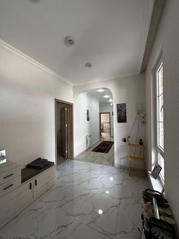 Həyət evləri və villaların satışı: Məmmədli 4 otaqlı, 130 kv. m, Yeni təmirli — 2