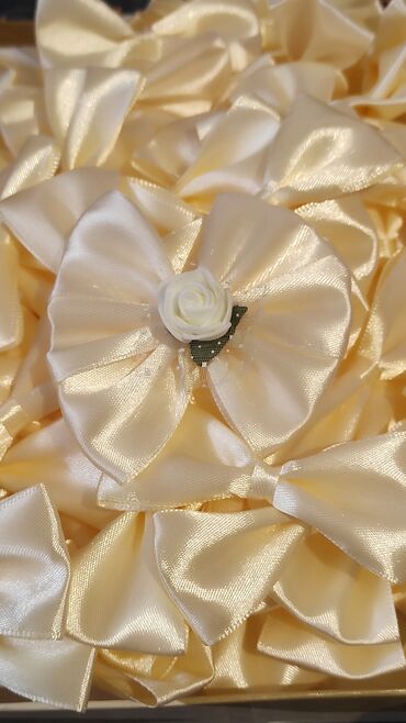 fisbajn za haljine: Cvetići/kićanke za kićene svatova, mogućnost izrade u boji po želji