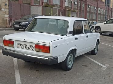 VAZ (LADA): Model: Lada Riva/VAZ 2107 sedan Kuzov: ağ rəng, 4 qapı Yanacaq: benzin — 7