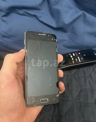 Samsung Galaxy A3 2016, 16 GB, rəng - Qara, Qırıq
