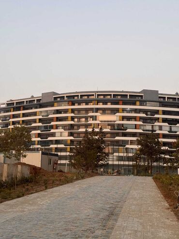 Avtovagzalnan uz uze Grenn Ville yawayiw kompleksinde Daxili kreditle