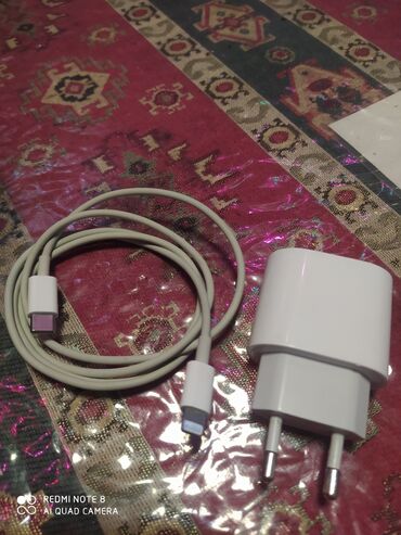 noutbuk adapteri: Adapter Apple, 20 Vt, İşlənmiş