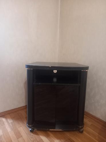 Divanlar: Divan, İşlənmiş, Açılan, Bazalı, Parça, Çatdırılma yoxdur — 1