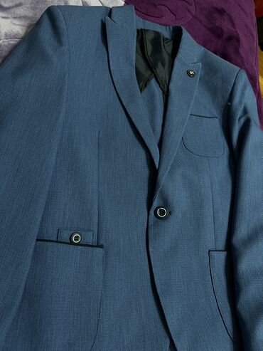 Dəstlər: Kostyum Türkiyə istehsalıdır. 180 manata alınıb. 1 dəfə geyinilib — 5