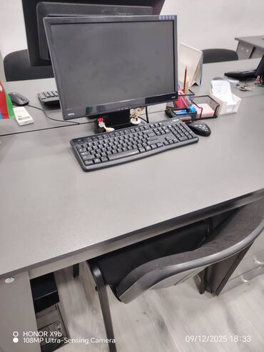 Masaüstü kompüterlər və iş stansiyaları: Masaüstü kompüterlər işləkdir. 6 ədəd PC, 6 ədəd monitor, 6 ədəd — 21