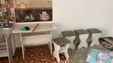 антикварная мебель: Комплект стол и стулья Б/у