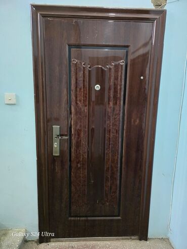 islemis qaplar: Seyf qapi
170azn
Lokbatan 8588 leli