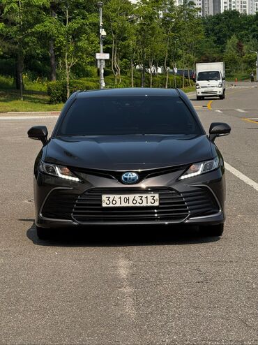 машина мало литровка на рассрочку: Toyota Camry: 2021 г., 2.5 л, Вариатор, Гибрид, Седан