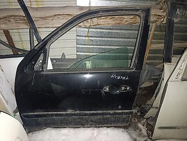 авто двер: Mazda tribute передняя левая дверь — 1