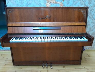 пианино купить: Upright piano – klassik dizayn, təbii taxta korpus - Korpus: parlaq