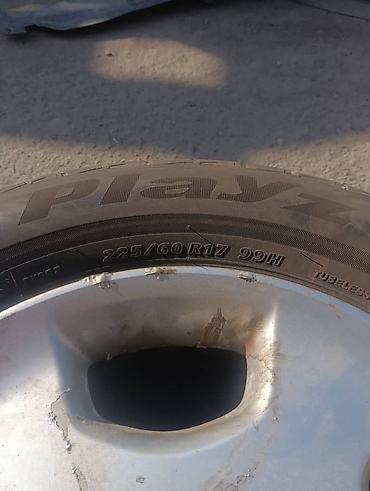 40 5: Литой диск Toyota с шиной 225/60 R17 99H - Диаметр диска: R17 - — 2