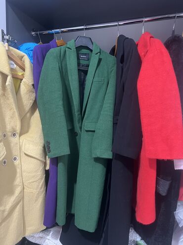 Пальто: Разгружаю гардероб,отдаю ниже по себе стоимости. качество хорошее — 1