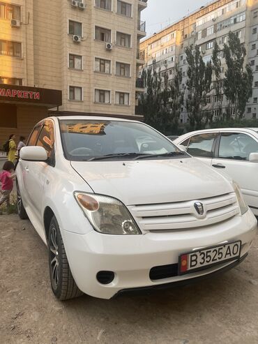 универсал машины: Toyota ist: 2005 г., 1.3 л, Автомат, Бензин, Хэтчбэк