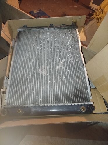 mercedes matoru: Avtomobil radiatorı, mühərrikin soyudulması üçün istifadə olunur. Bu
