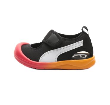Детская обувь: Puma новые в коробке28 (17 см) размер цена 2000